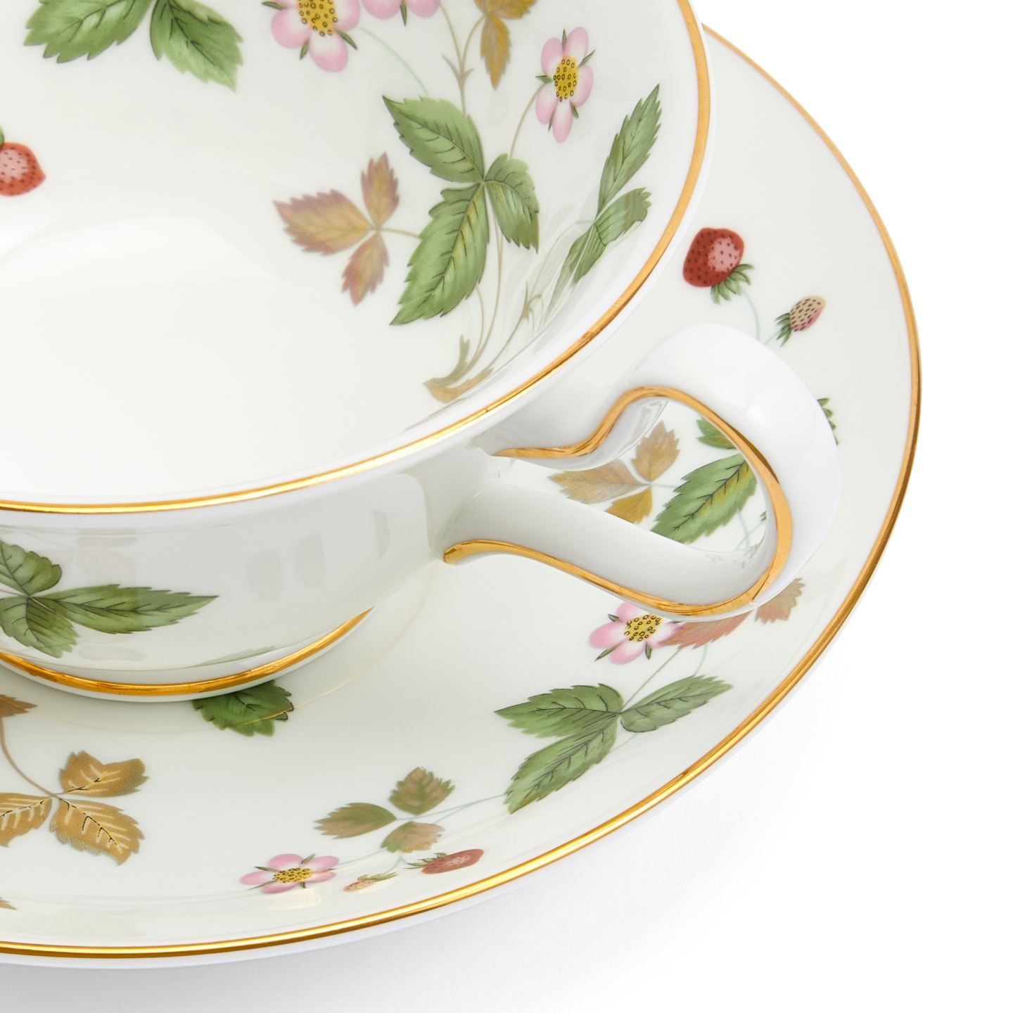 Wild Strawberry Gold Teacup & Saucer Peony | Wedgwood