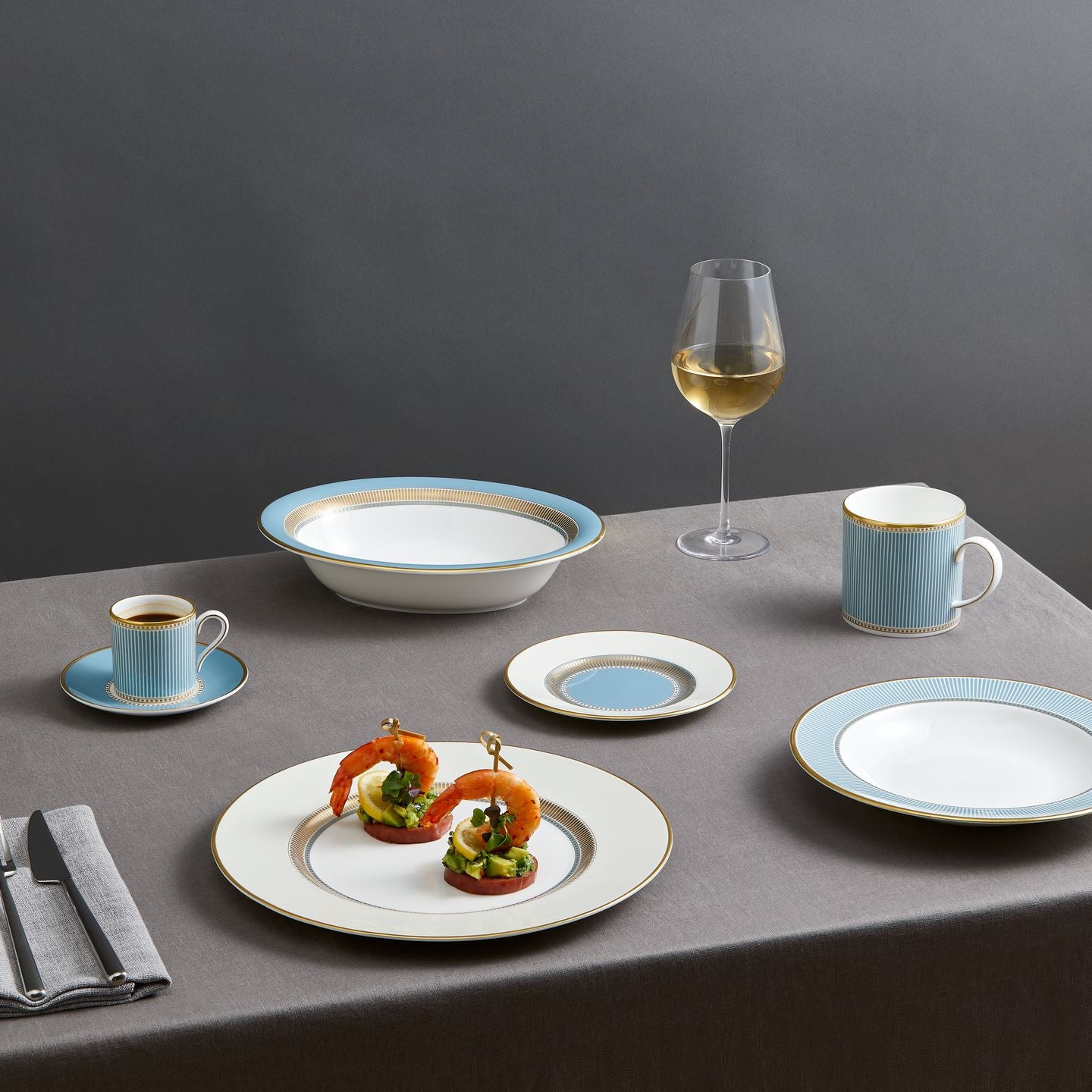 Helia Teapot