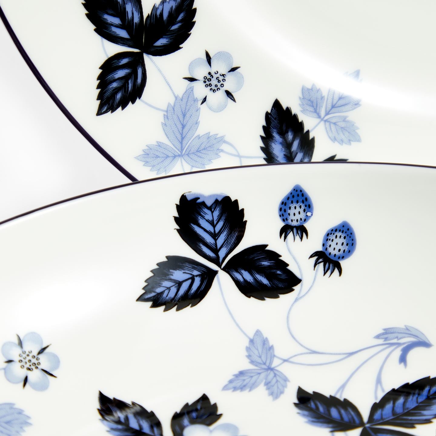 Wild Strawberry Inky Blue Dinnerware 4 Piece Set | Wedgwood
