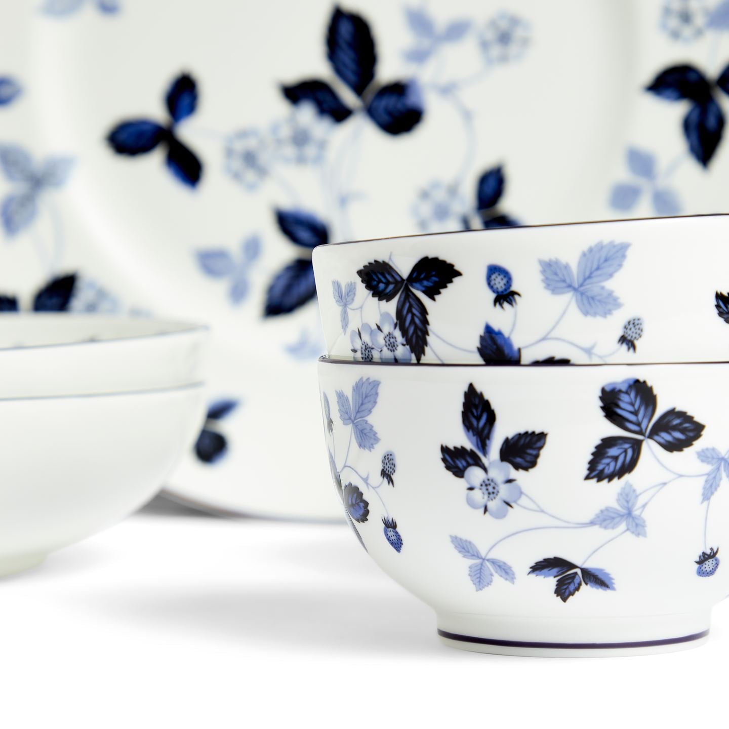 Wild Strawberry Inky Blue Dinnerware 8 Piece Set | Wedgwood