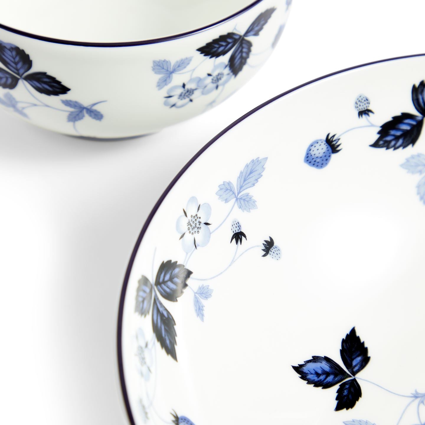 Wild Strawberry Inky Blue Dinnerware 8 Piece Set | Wedgwood