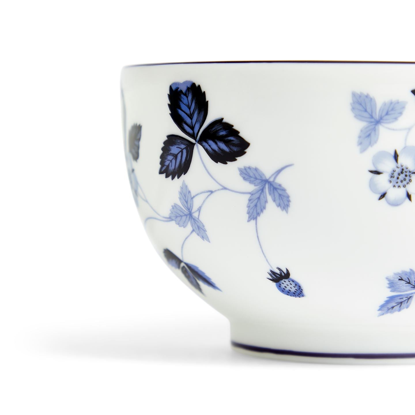 Wild Strawberry Inky Blue Dinnerware 8 Piece Set | Wedgwood