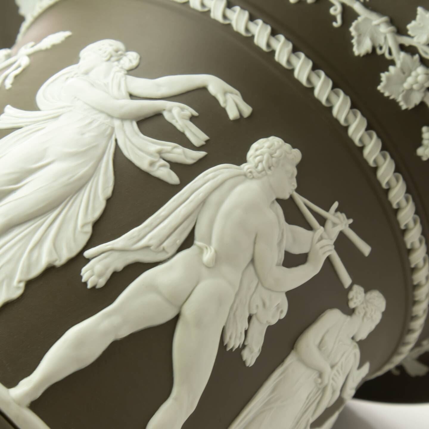 Borghese Vase Marsh Green