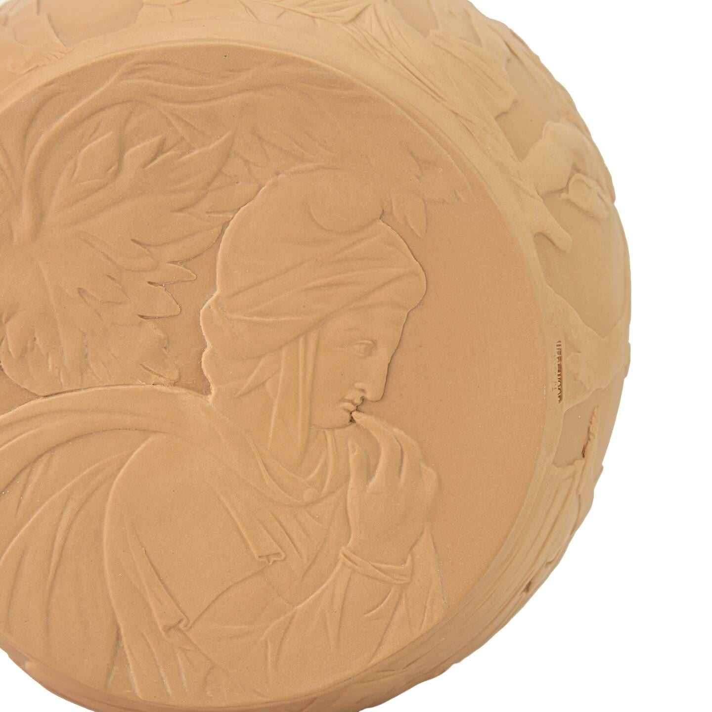 Portland Vase Large Flaxen | Wedgwood