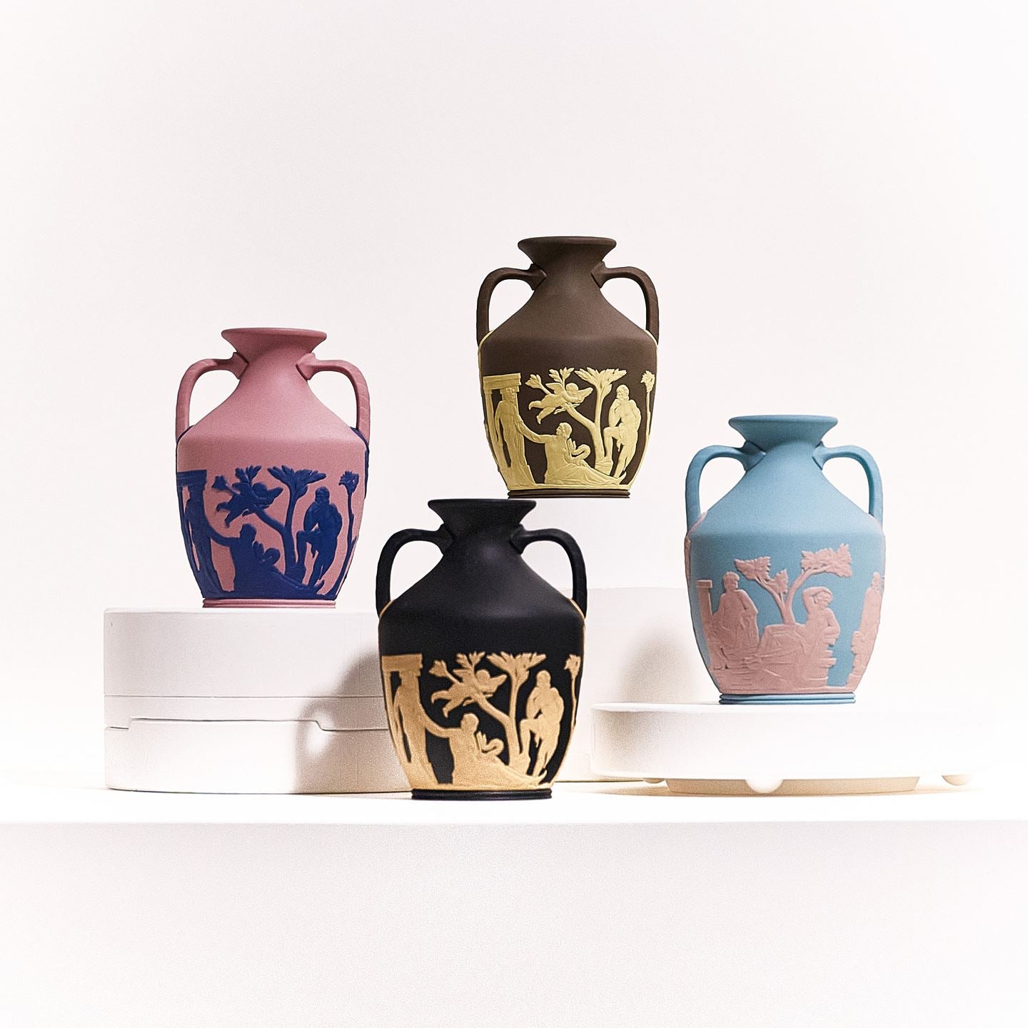 Portland Vase Marsh Green/Canary | Wedgwood