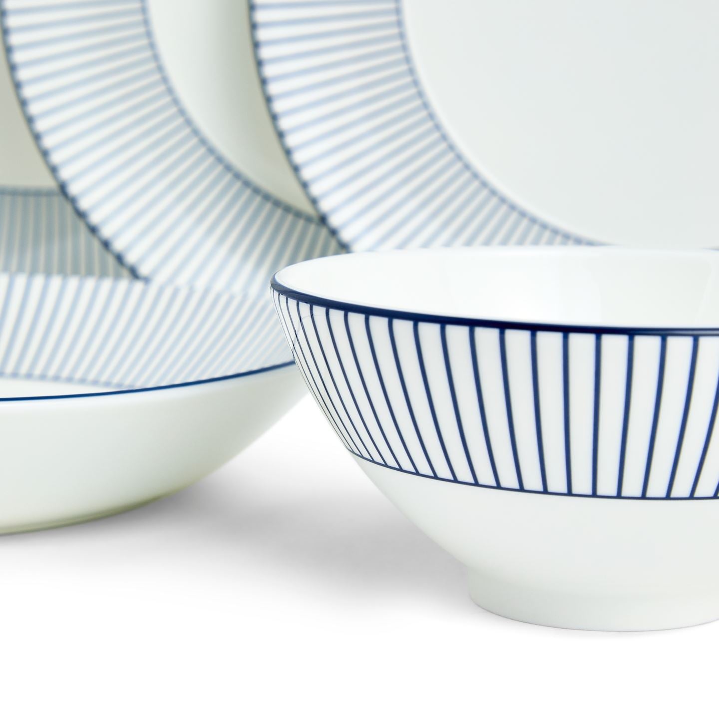 Gio Pinstripe White 7 Piece Set | Wedgwood