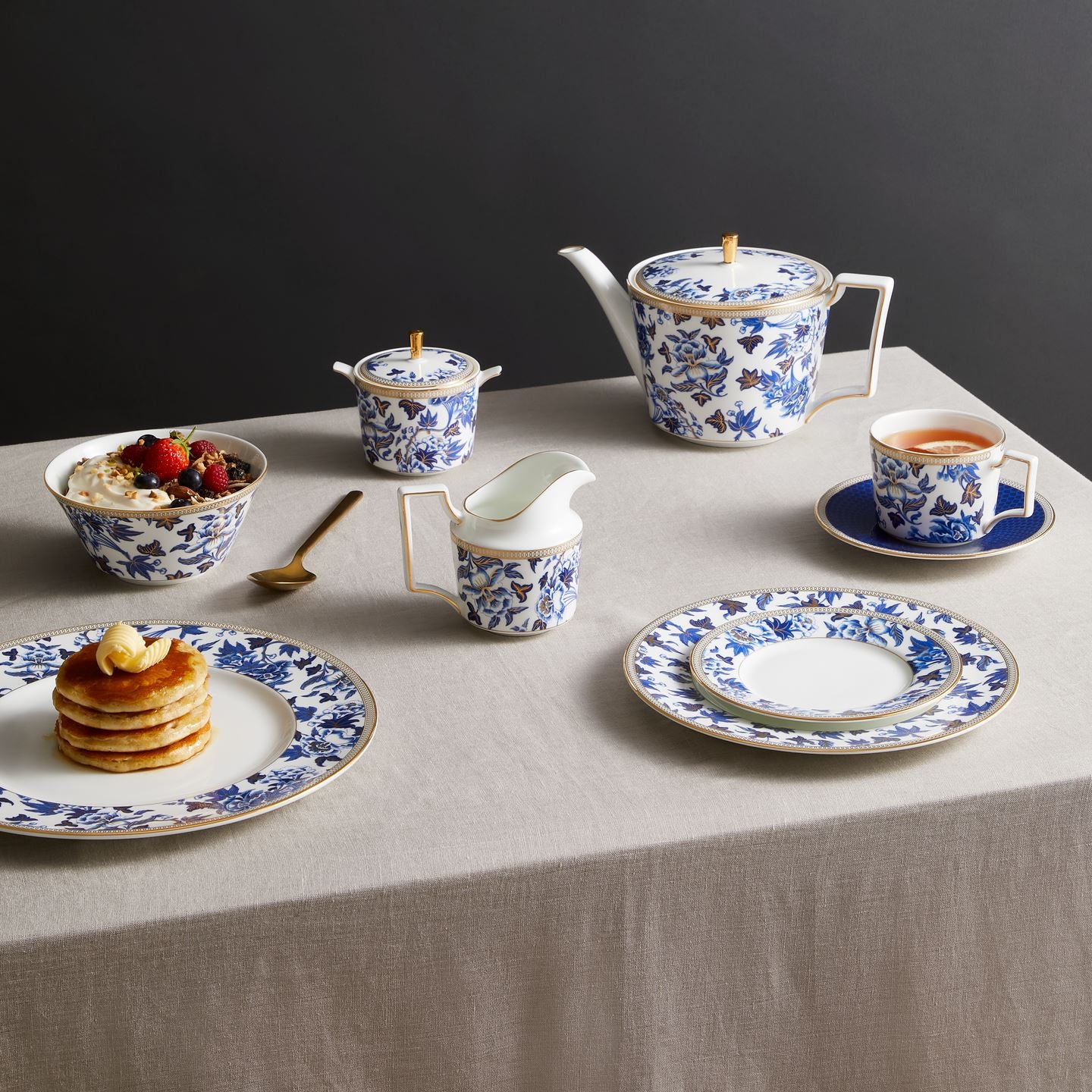 Hibiscus Teacup and Saucer | Wedgwood