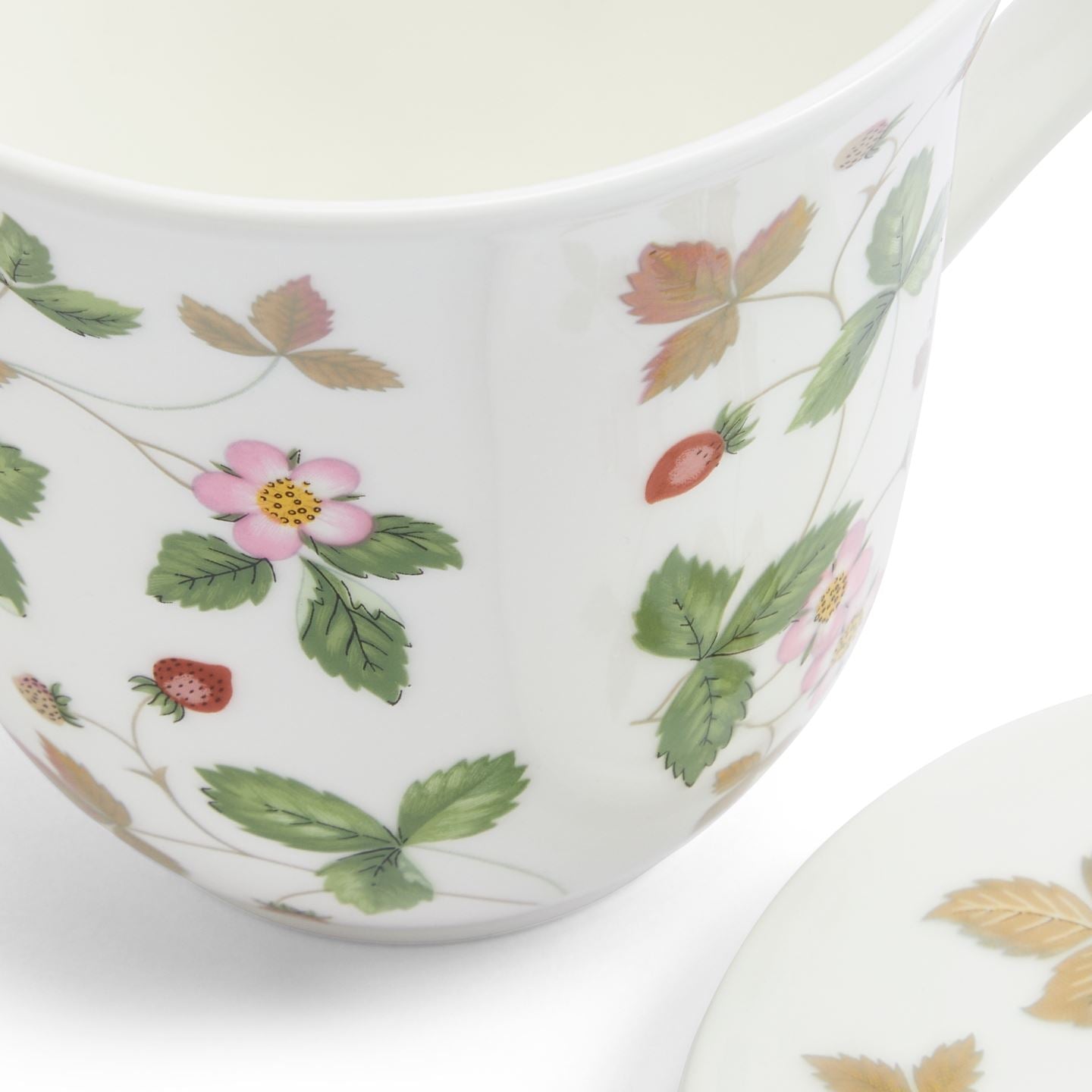 Wild Strawberry Classic Lidded Mug | Wedgwood