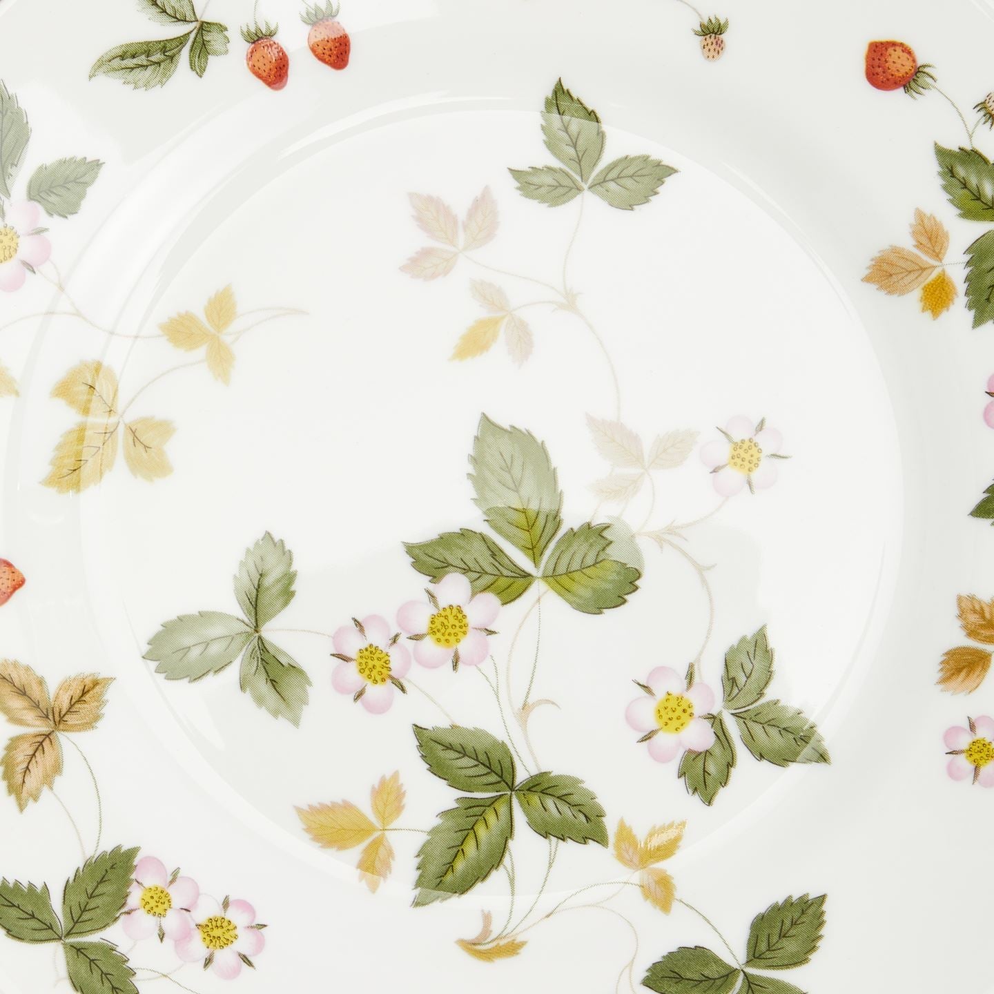 Wild Strawberry Gold Bread and Butter Plate | Wedgwood