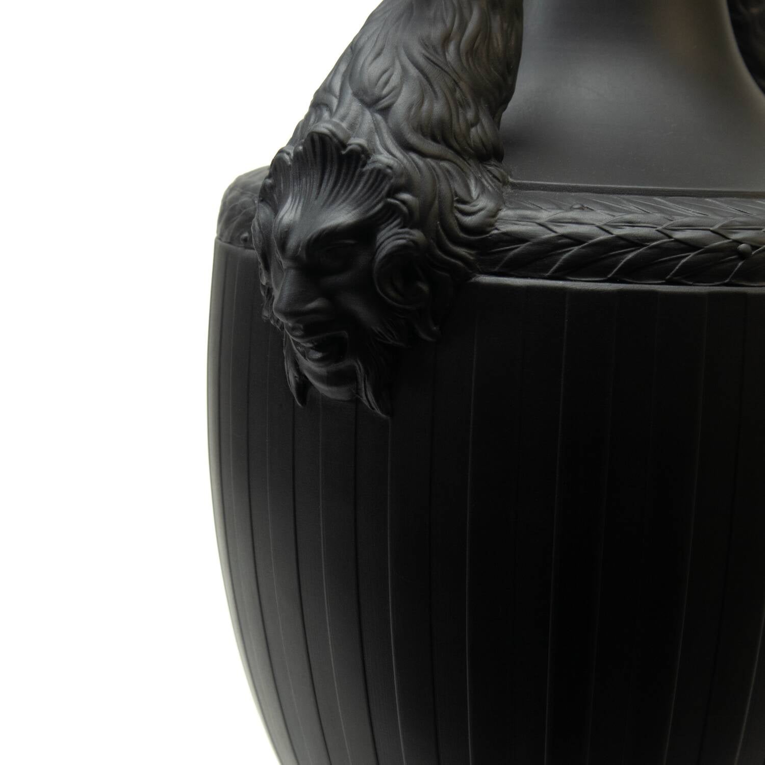 Panther Vase Black