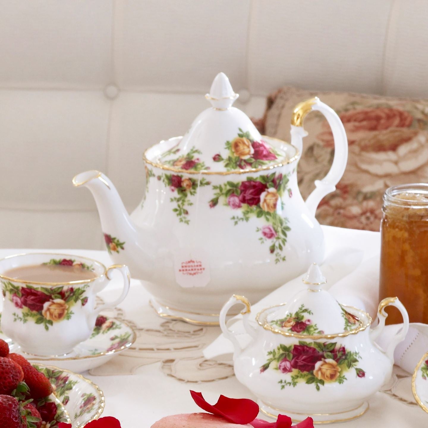 Royal Albert Old Country Roses Large Teapot