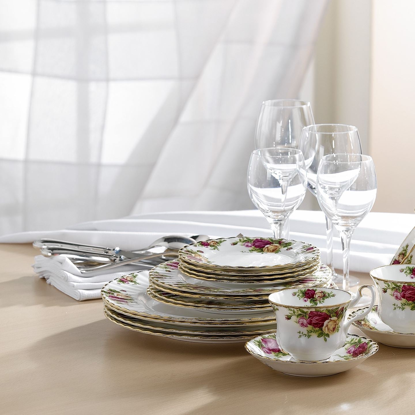 Royal Albert Old Country Roses 20 Piece Dinner Set | Wedgwood