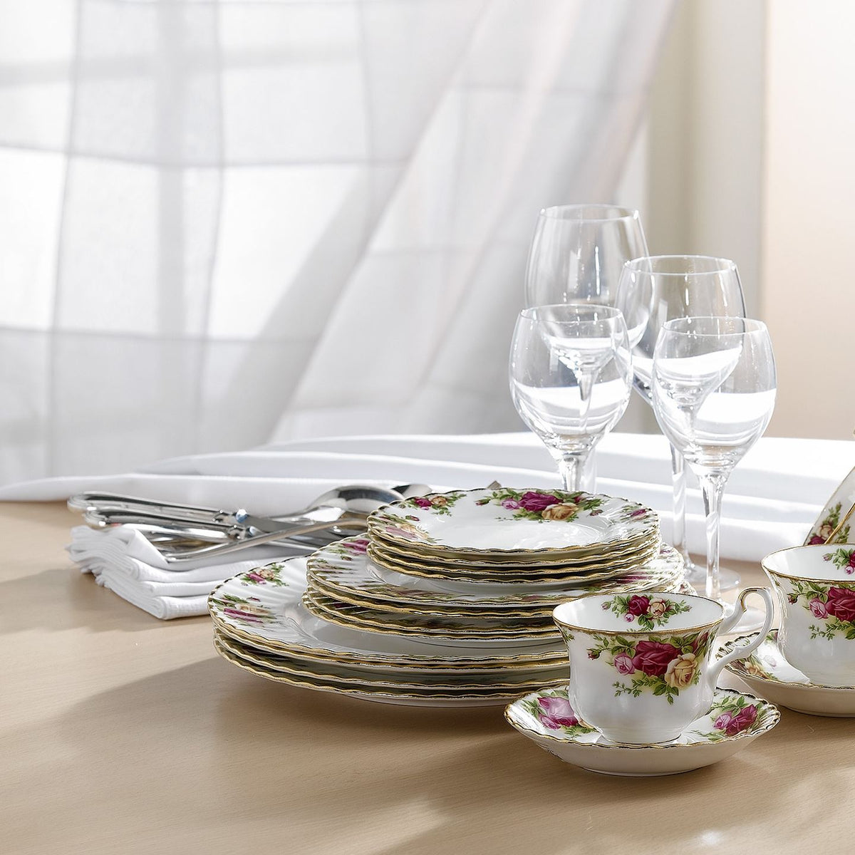 Royal Albert Old Country Roses 20 Piece Dinner Set | Wedgwood
