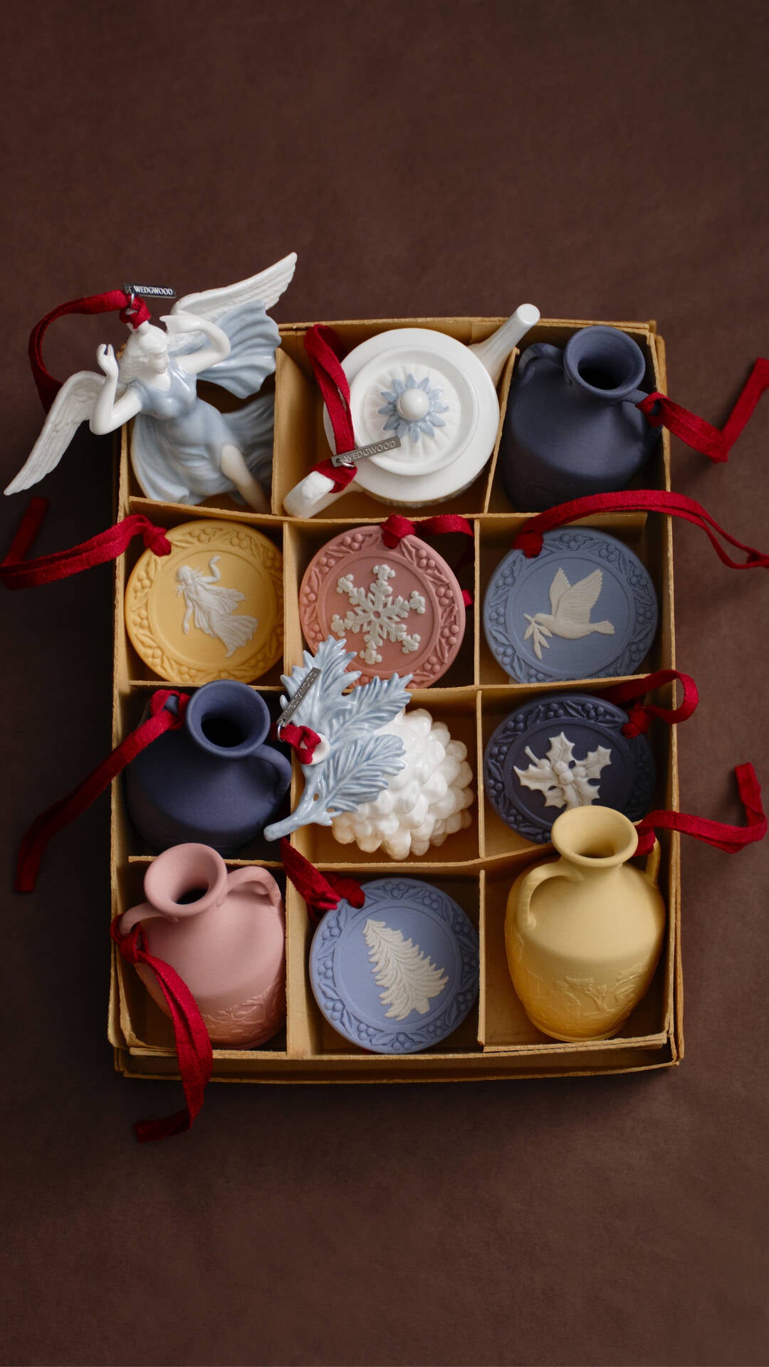 Wedgwood_Festive_2026_32_A_9x1