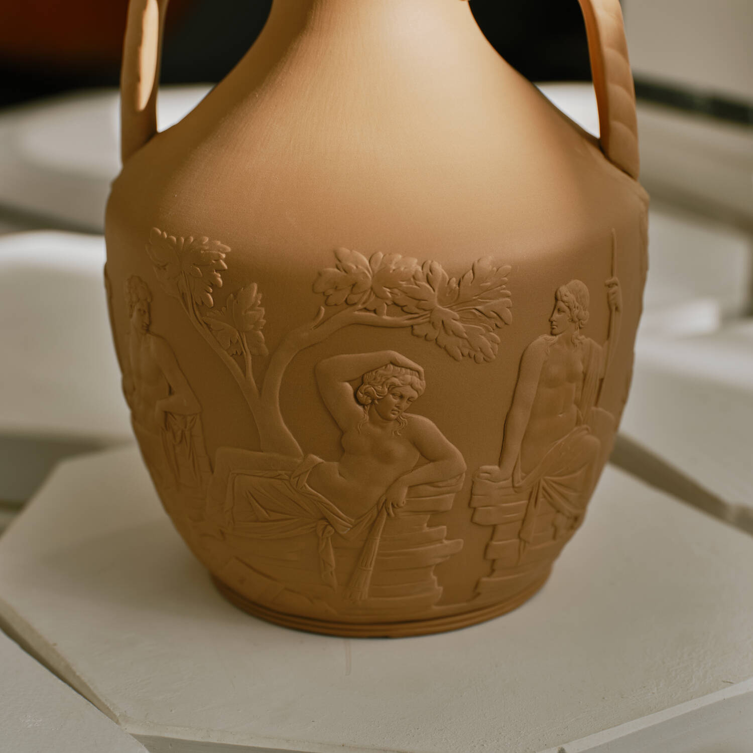 vaseman 花器 Portland Vase Large Flaxen | Wedgwood